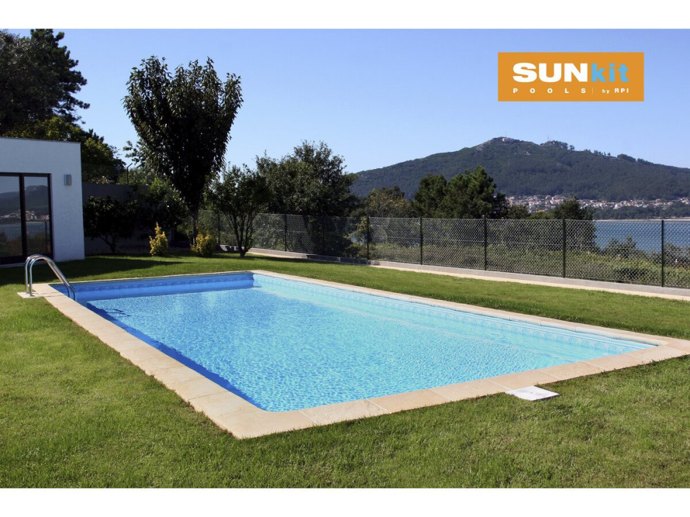 Piscina rectangular enterrada de acero con fondo plano «Sunkit» - 7,00 x 3,50 x 1,40 m + proyector LED de 12 V