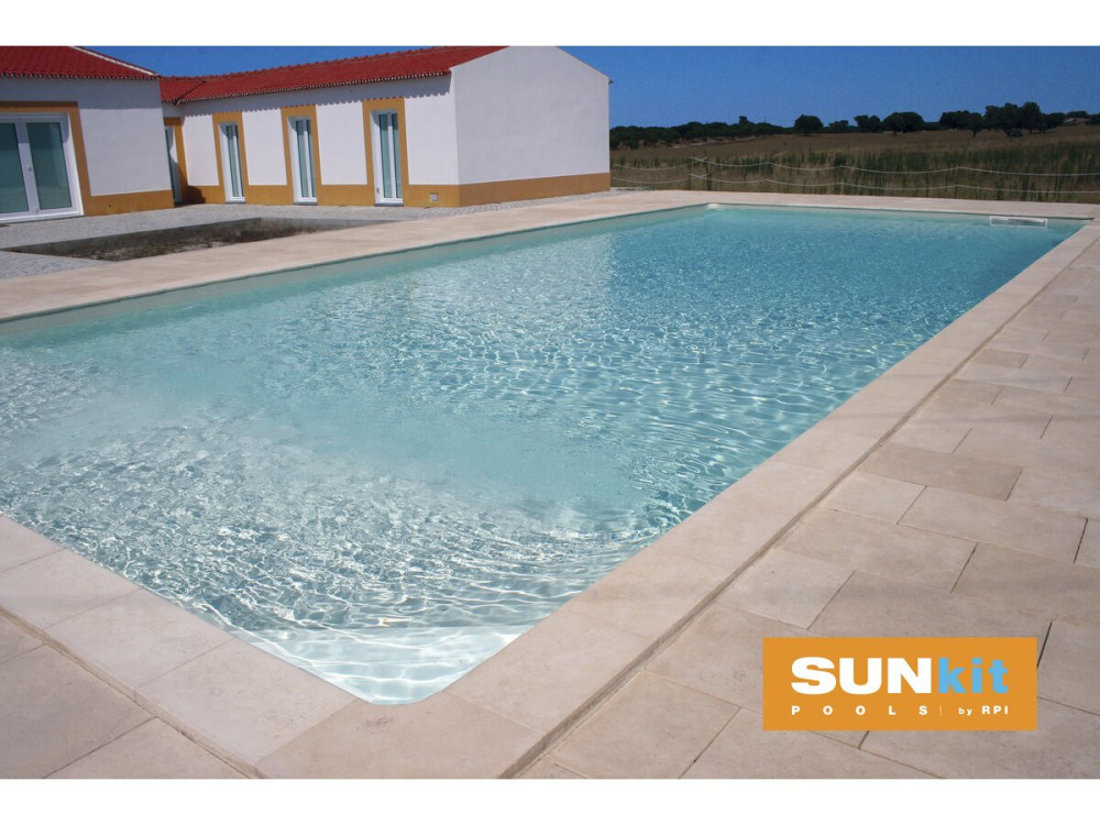 Piscina rectangular enterrada de acero con fondo plano «Sunkit» - 8,00 x 4,00 x 1,40 m + Escalera interior en esquina