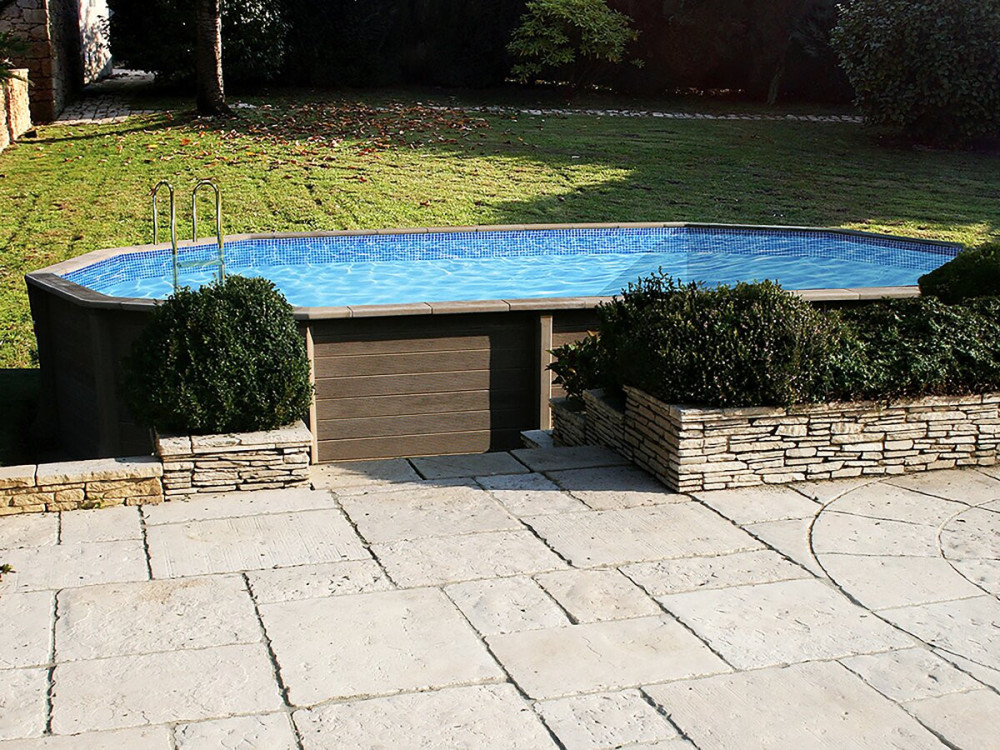 Piscina de hormigón con aspecto de madera en kit decagonal alargado «Naturalis 2» - 6.36 x 4.74 x 1.40 m