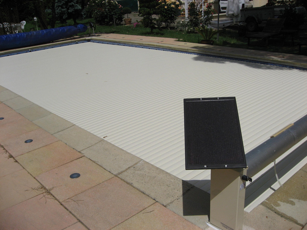 Persiana enrollable solar sobre el suelo «Golden Roll» - 8 x 4 m