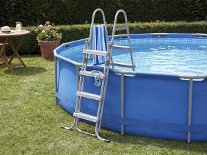 Escalera de piscina "Milo" con sistema de seguridad para niños - Gris 2